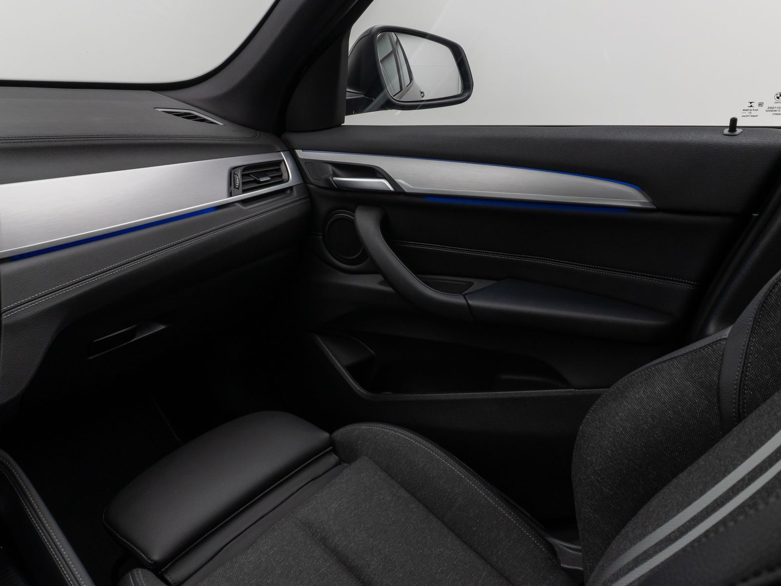 Fahrzeugabbildung BMW X1 sD20i SportLine Kamera HUD DAB HiFi Alarm LED