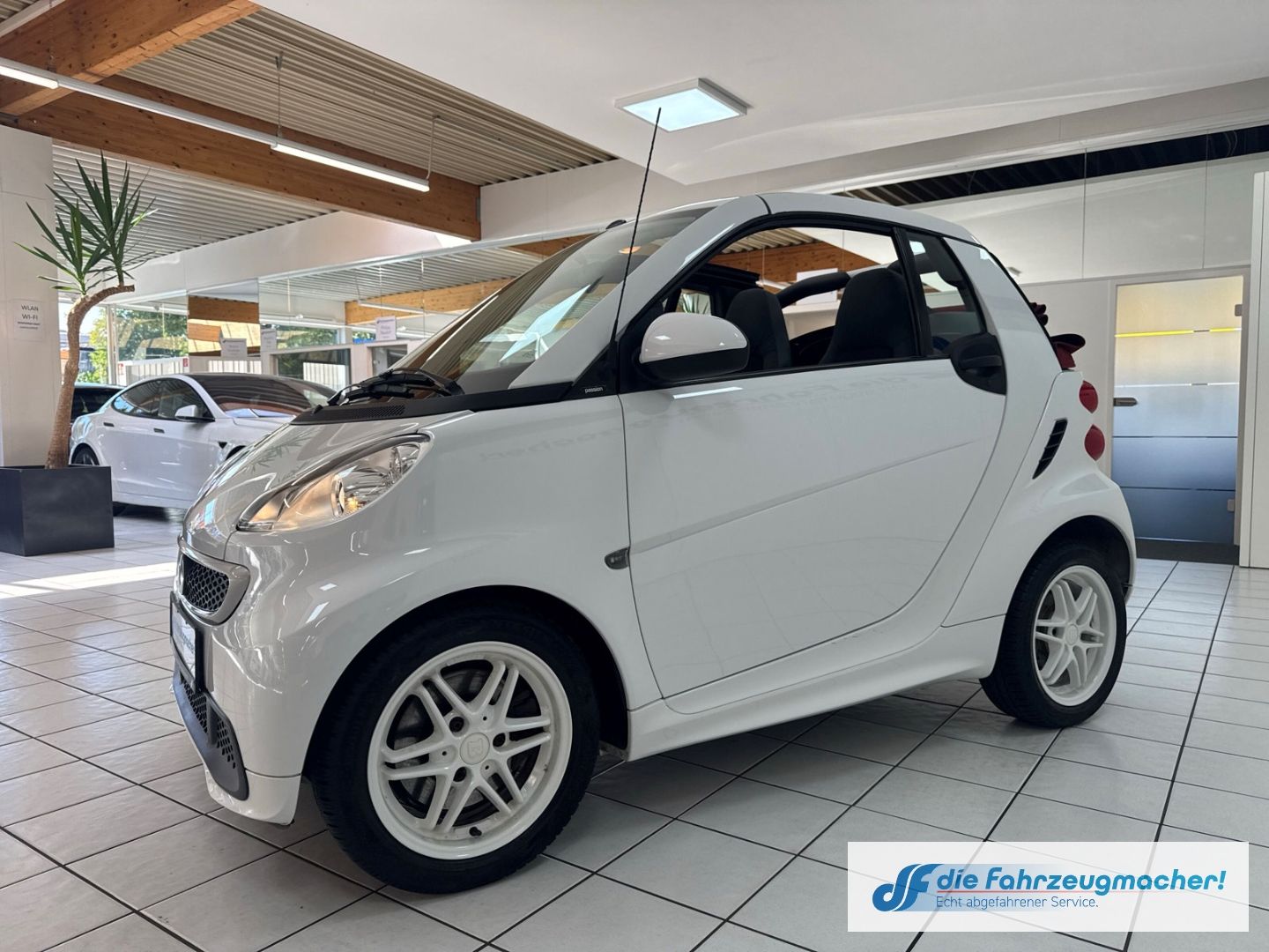 Fahrzeugabbildung Smart fortwo cabrio mhd 62tkm neue Reifen El.Verdeck S