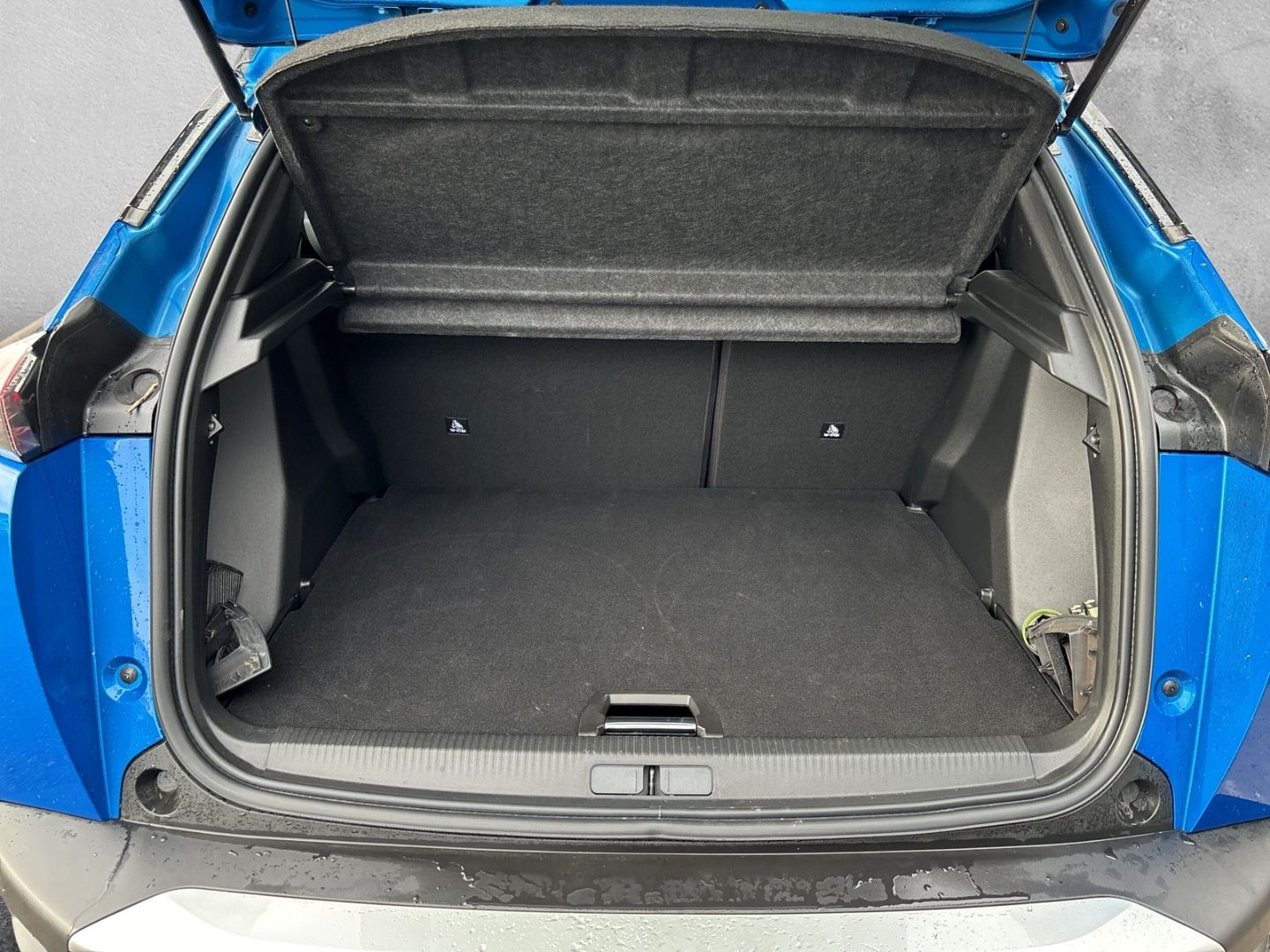 Fahrzeugabbildung Peugeot 2008 e- GT Pack *Sitzheizung* *Rückfahrkamera* *