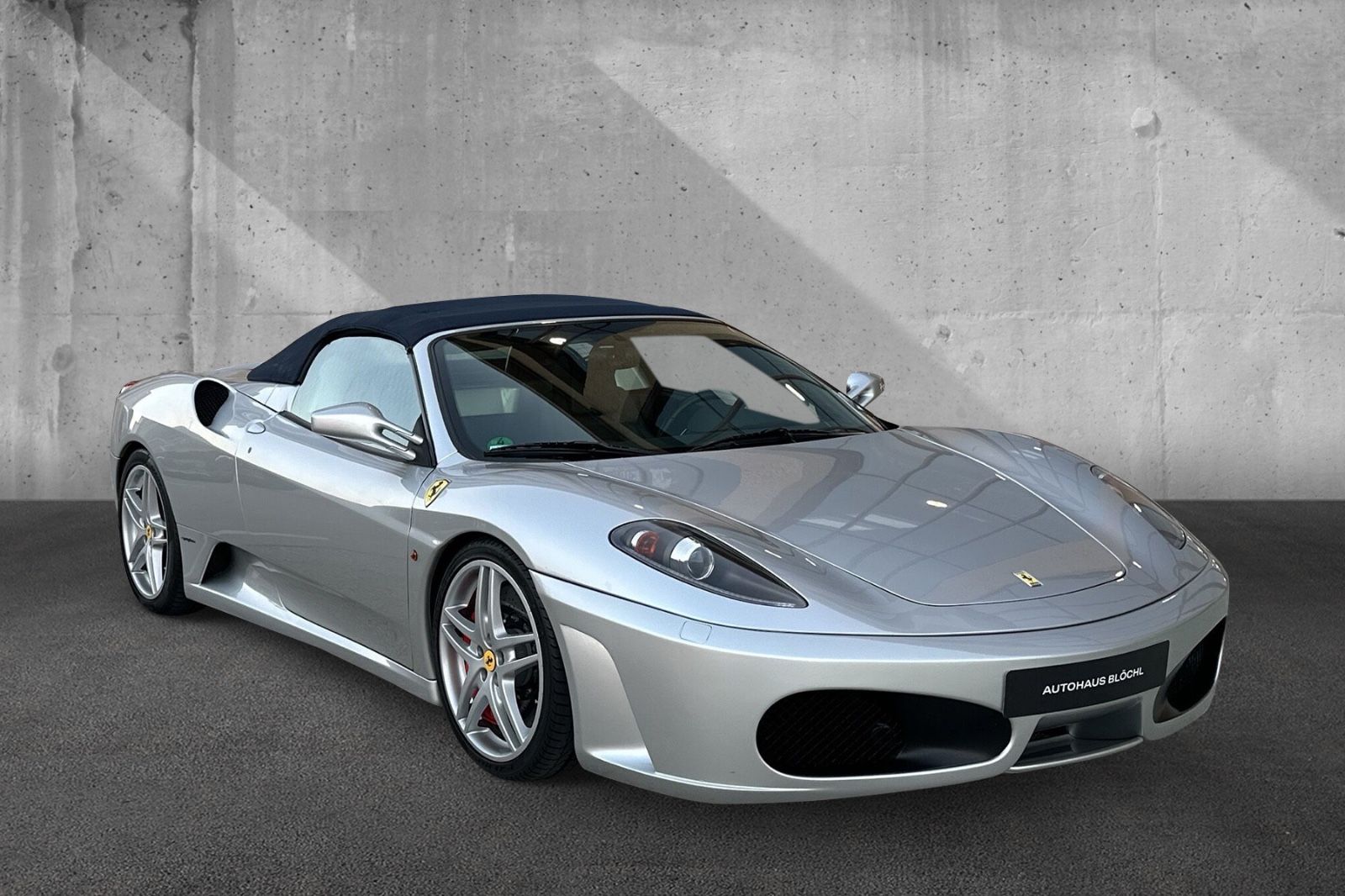 Fahrzeugabbildung Ferrari F430 Spider*PDC*Embleme*HiFi