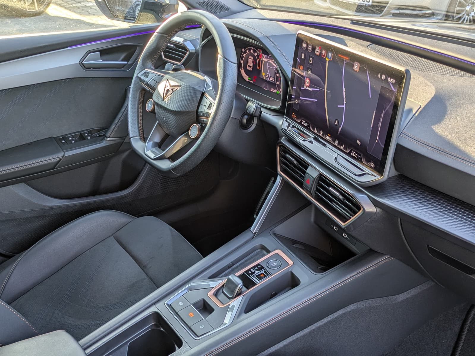 Fahrzeugabbildung CUPRA Leon 1.5 eTSI EDGE DSG*ACC*KAM*18"5JGARANTIE