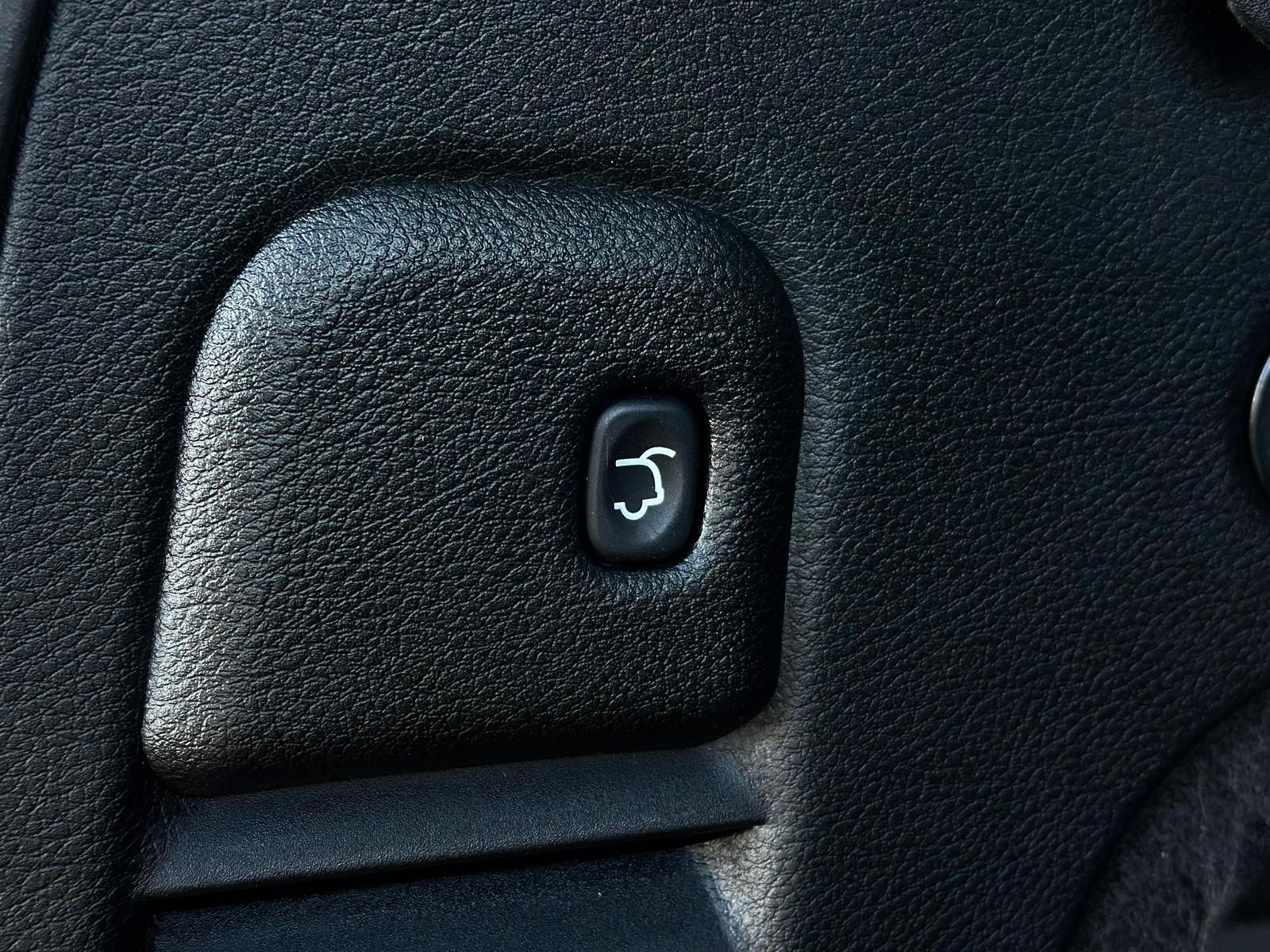 JEEP Grand Cherokee 6.4 HEMI SRT 4x4* BIXEN#AHK#PANO - Image 26