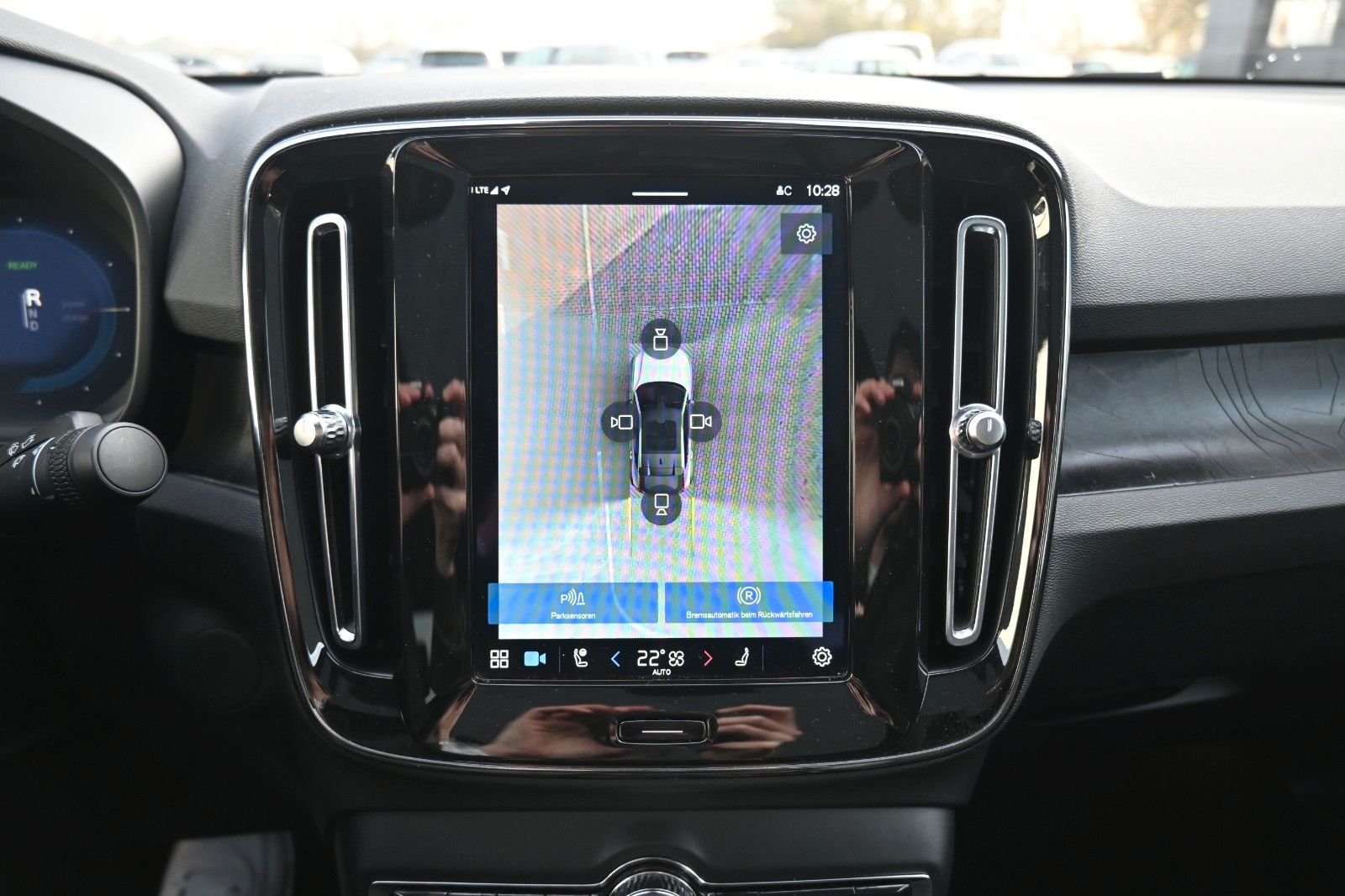 Fahrzeugabbildung Volvo C40 Ultimate Recharge Pure Electric AWD