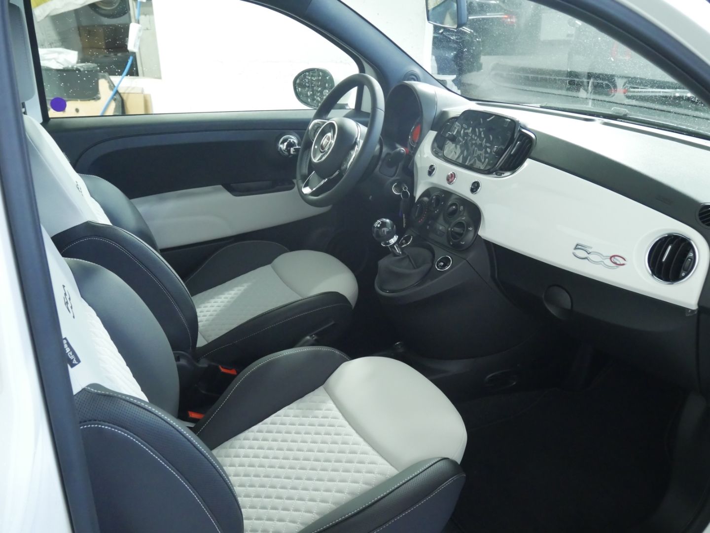 Fahrzeugabbildung Fiat 500C Cabrio DolceVita 1.0 Hybrid EU6d LED-Tagfah