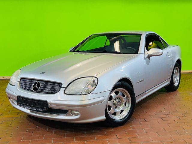 Mercedes-Benz SLK 200 ERSTLACK AUTOMATIK LEDER NAVI 8LMF