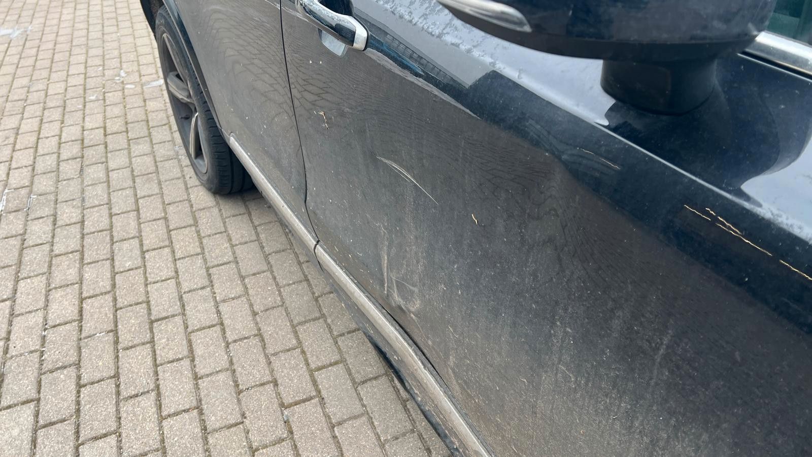 Fahrzeugabbildung Volvo XC90 Inscription AWD Frontschaden