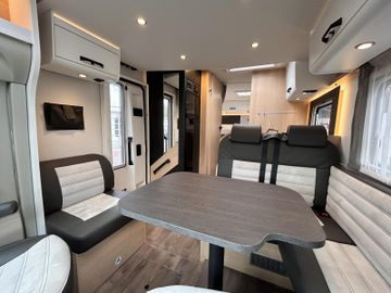 Sunlight Adventure T 68 8G-Autom Hubbett SAT Navi Kamera