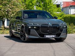 BMW M760 – 3 / 32