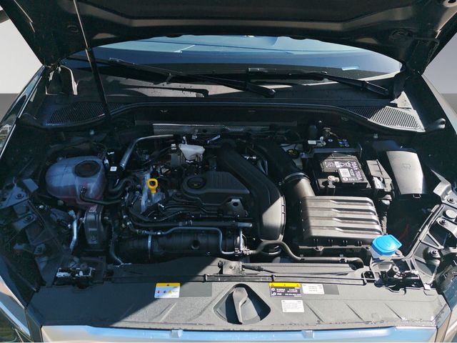 Q2 35 1.5 TFSI advanced S-tronic SHZ AHK LED