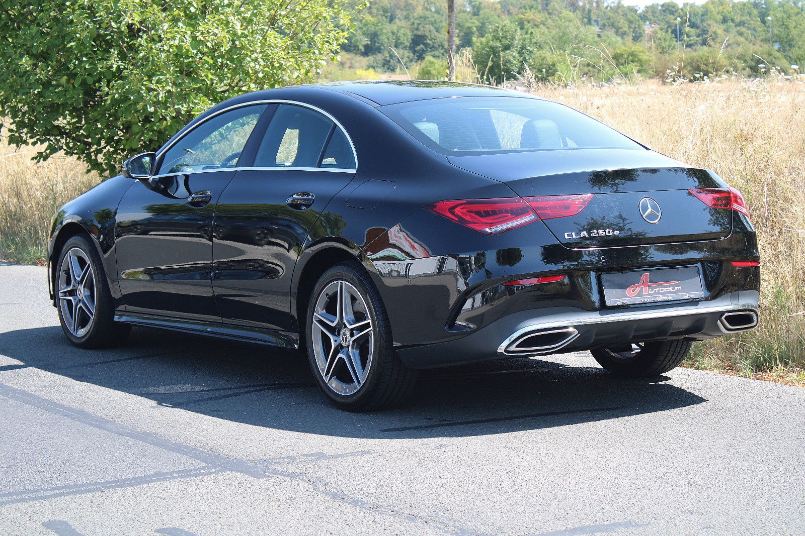 Mercedes-Benz CLA 250e AMG-Line MBUX Ambiente Leder LED 18' foto 4