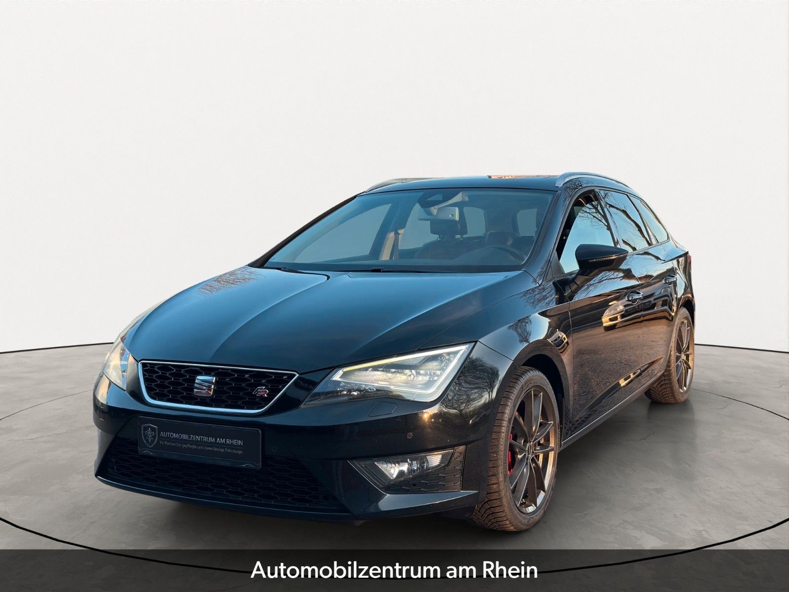 SEAT Leon ST FR 2.0 TDI DSG/PANO./ALCANTARA/18ZOLL