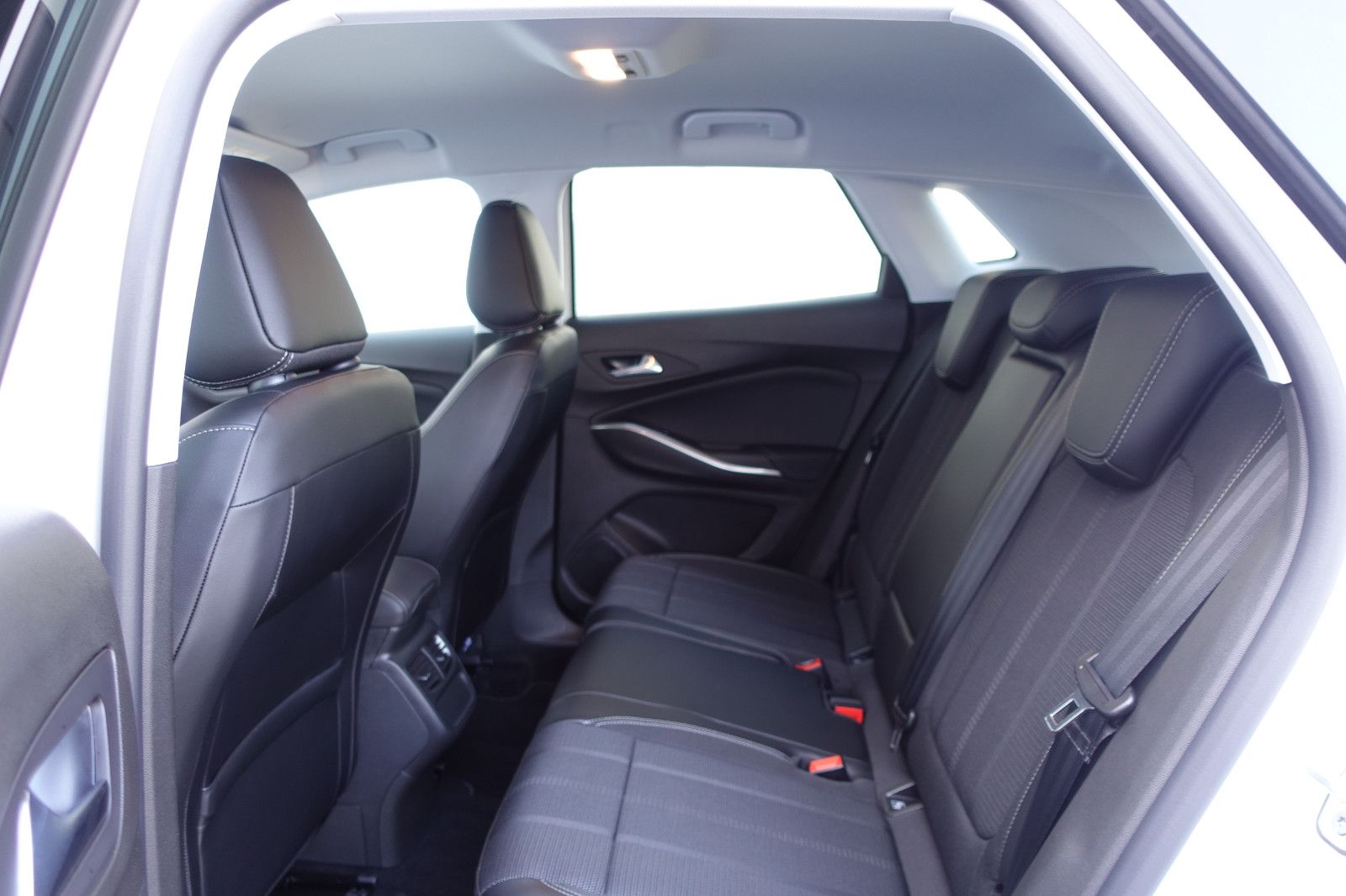 Fahrzeugabbildung Opel Grandland GS 1.2T AUTOMATIK,Matrix,Navi,Kamera