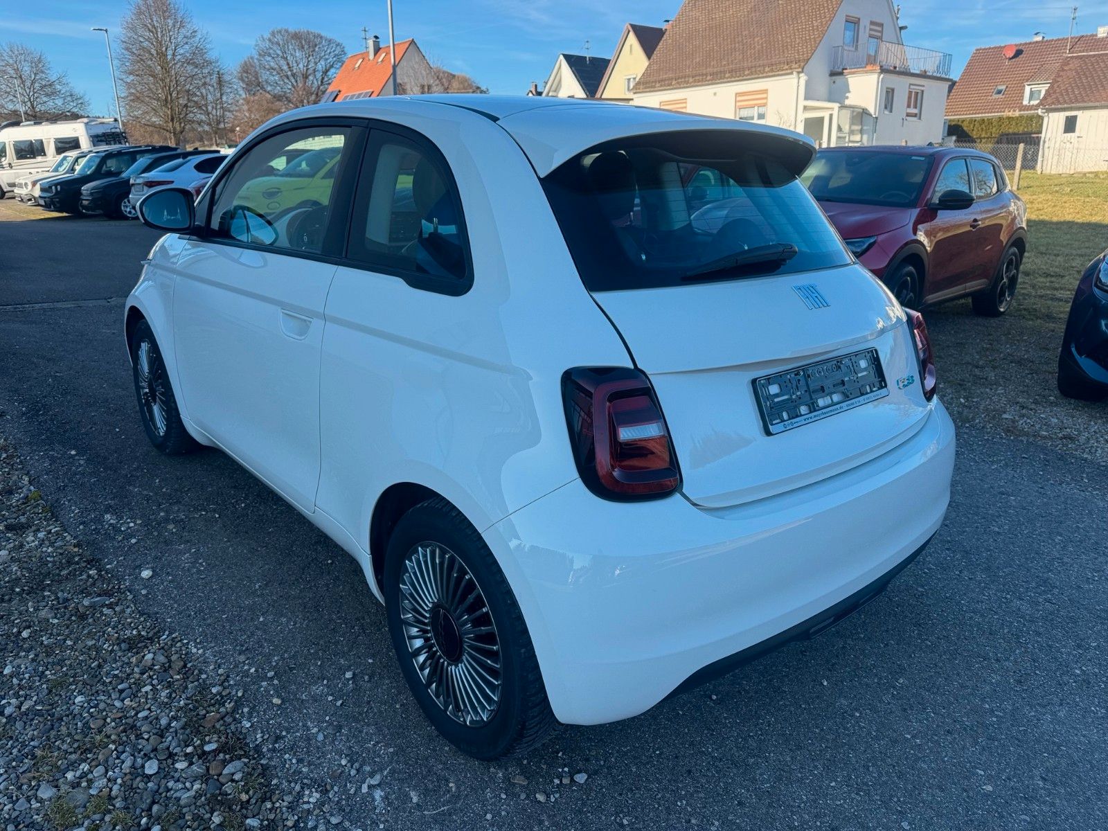 Fahrzeugabbildung Fiat 500e Carplay Klima Tempo