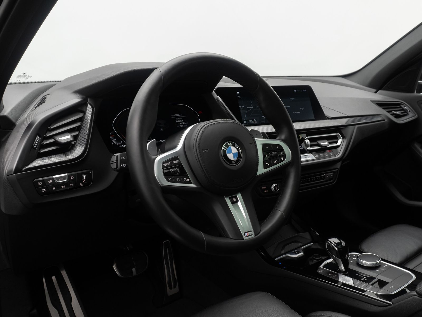 Fahrzeugabbildung BMW 120i M Sport Panoram Kamera DAB HiFi Komfort LED