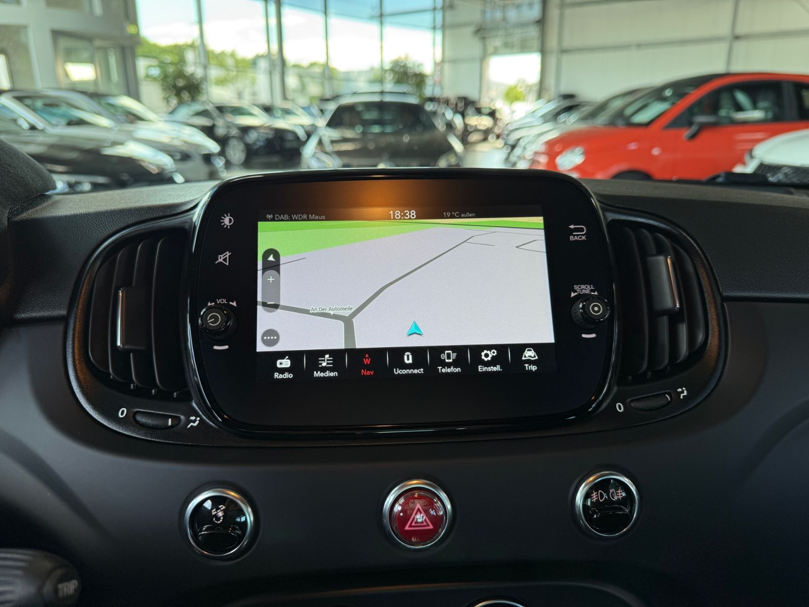 Fahrzeugabbildung Abarth 695 Competizione BEATS NAVI SABELT