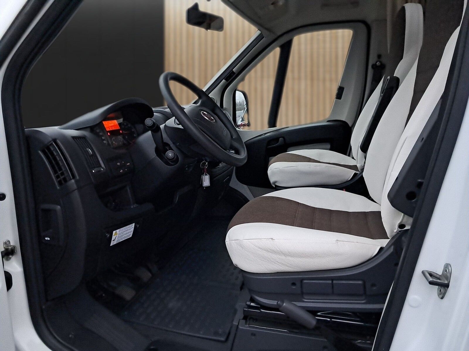 Fahrzeugabbildung Elnagh King 530 Markise,Sat,RFK,Backofen,Allwetterreife