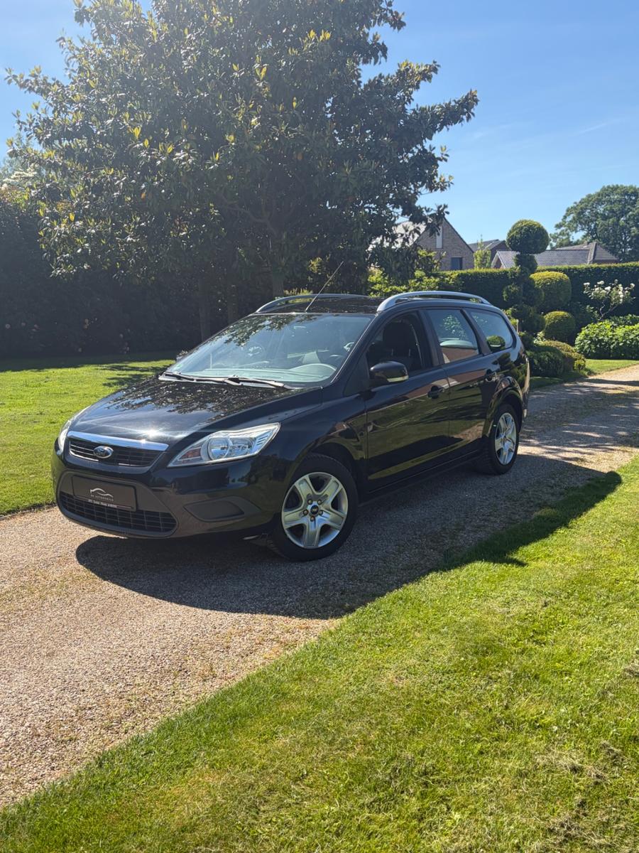 Ford Focus Turnier Style + AHK Beheiz Frontscheibe