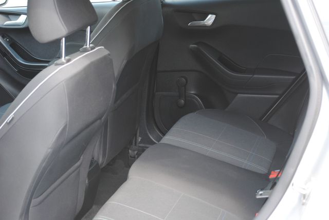 Fahrzeugabbildung Ford Fiesta 1,0 Cool & Connect+AUTOMATIK+WINTER-PAKET