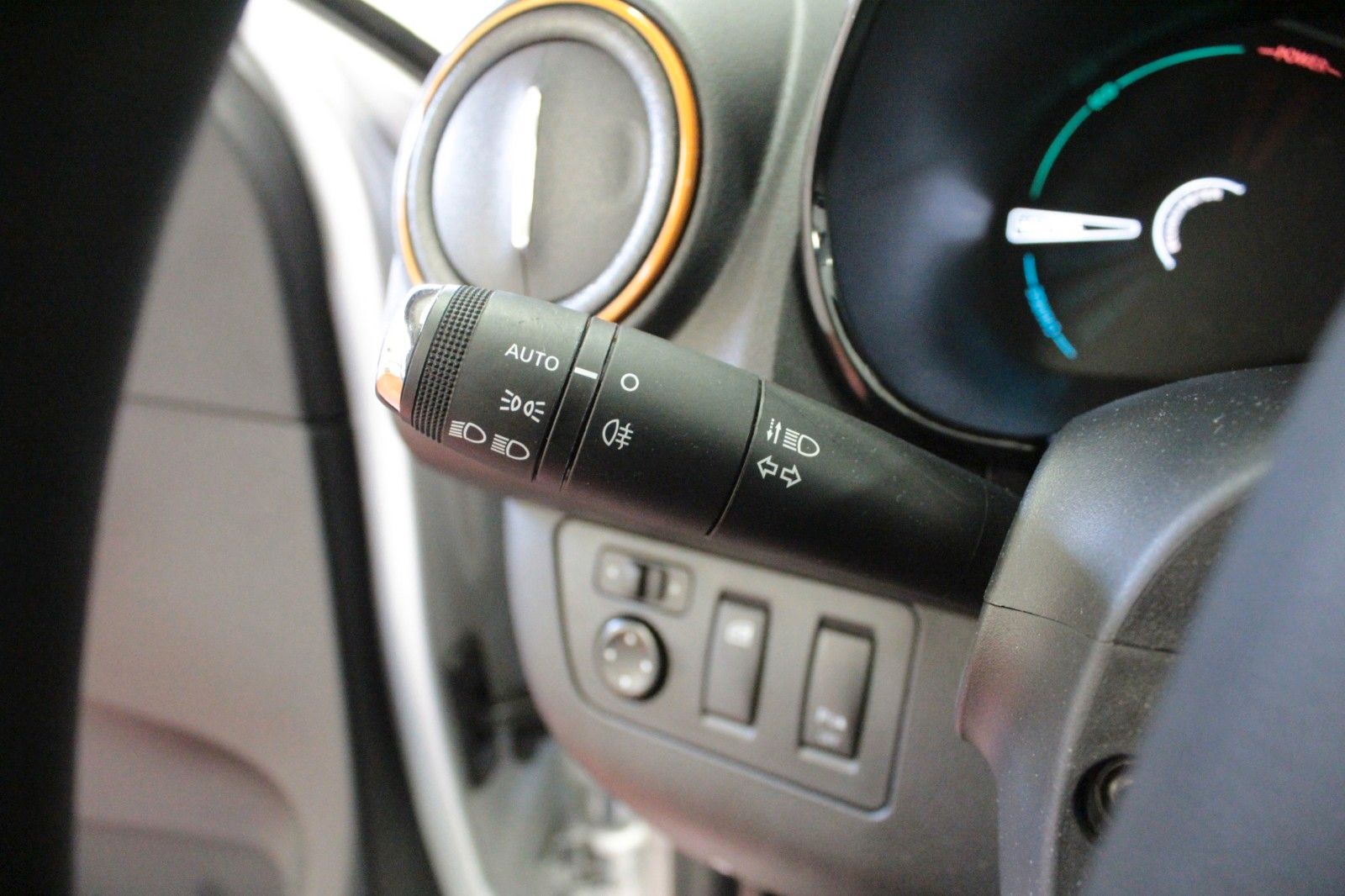 Fahrzeugabbildung Dacia Spring 45 Electric Comfort *Look Paket