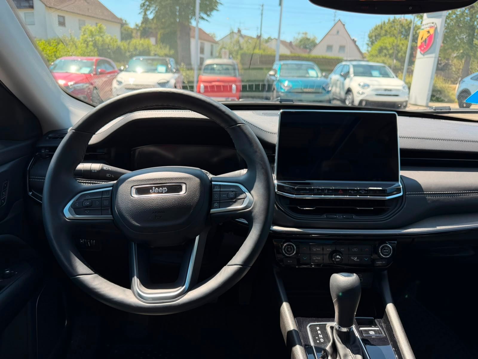 Fahrzeugabbildung Jeep Compass Summit Pano el. Sitz Leder Navi Mildhyb.