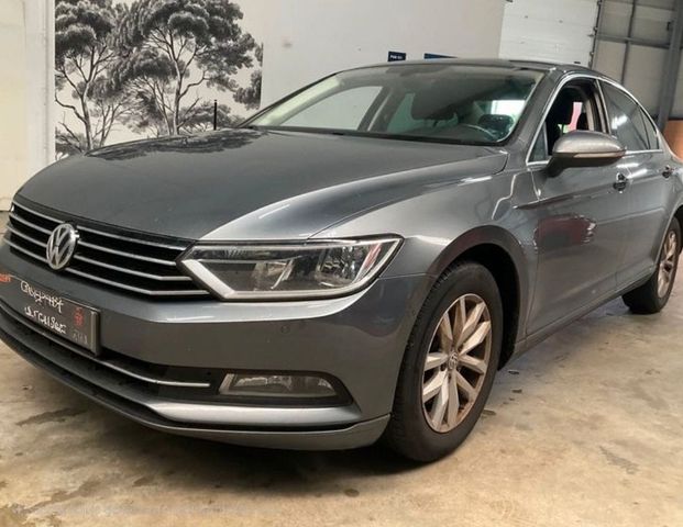 Volkswagen Passat Lim. Leder,DSG,Kamera,Volldigitales Displ