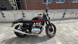 Royal Enfield Interceptor 650 mit viel Zubehör 