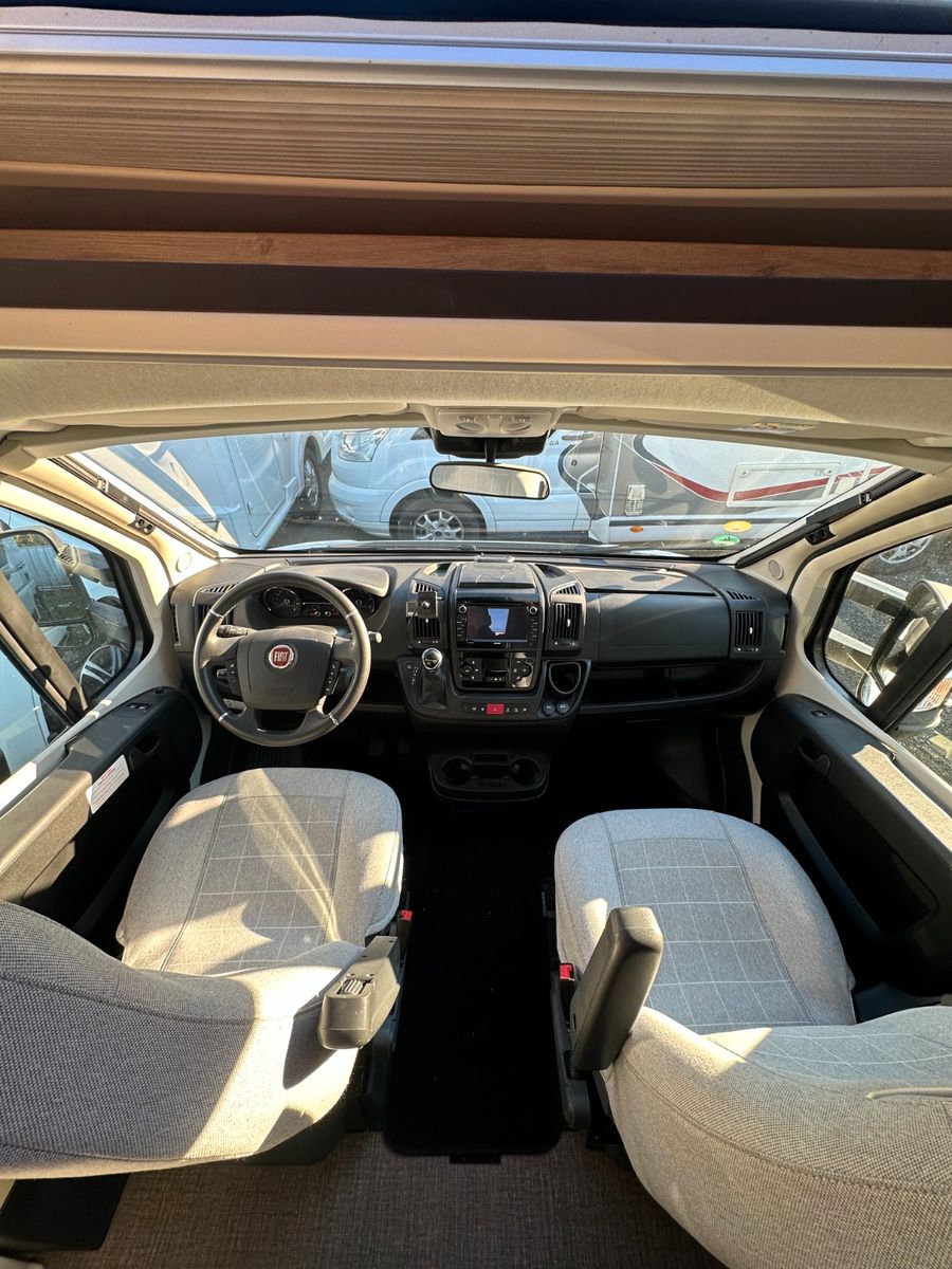 Fahrzeugabbildung Eura Mobil Profila T 675 SB *rollerbühne*