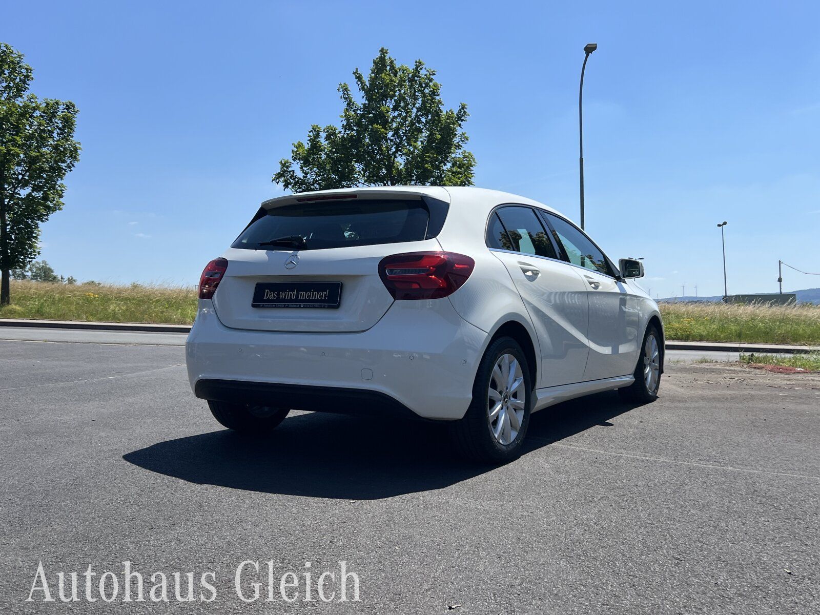 Fahrzeugabbildung Mercedes-Benz A 180 d Style/Navi/KEYLESS-GO Start-Funktion/LED