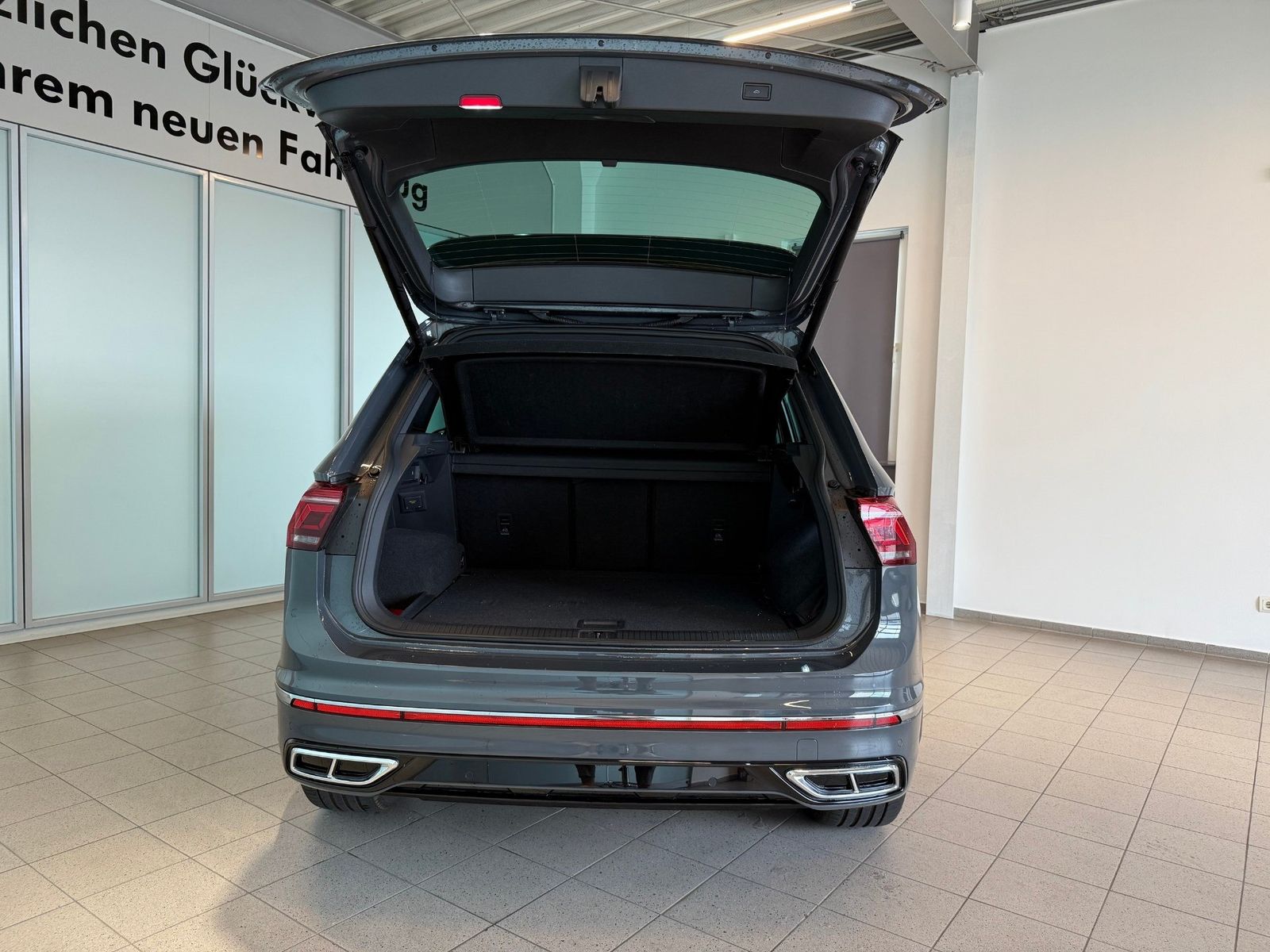 Volkswagen Tiguan 2.0 TSI R-Line 4Motion AHK Alarmanlage foto 17