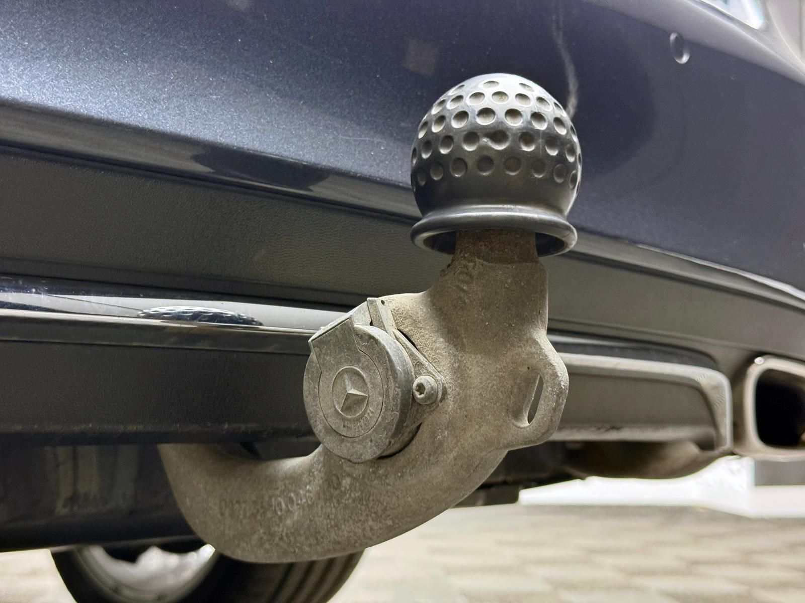 Fahrzeugabbildung Mercedes-Benz E 220d AVANTGARDE/AHK/ILS+/OZ-RACING/PDC/NAV/LED