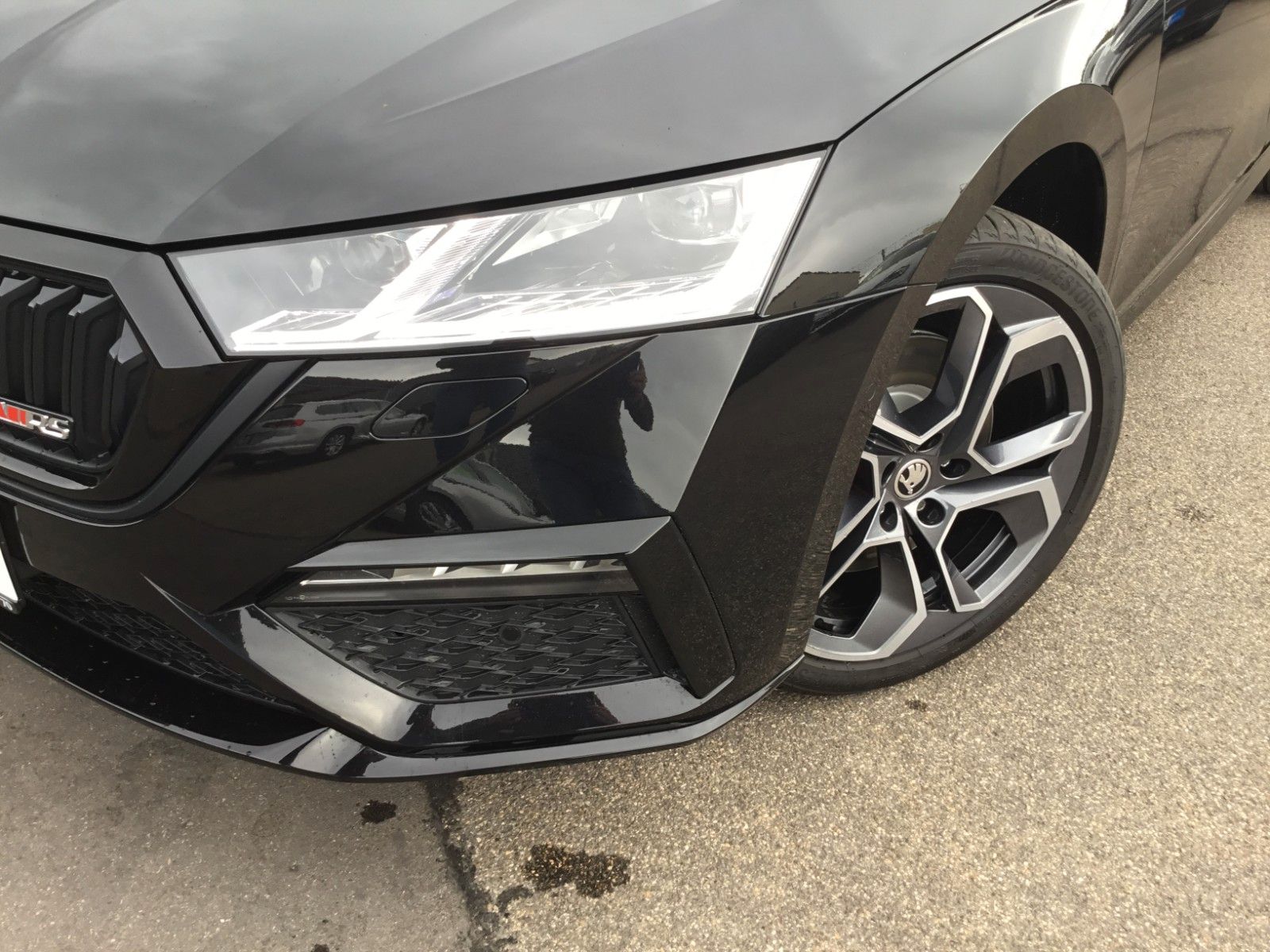 Fahrzeugabbildung SKODA Octavia 2.0TSI DSG RS Combi+AHK+Standheizung+19"