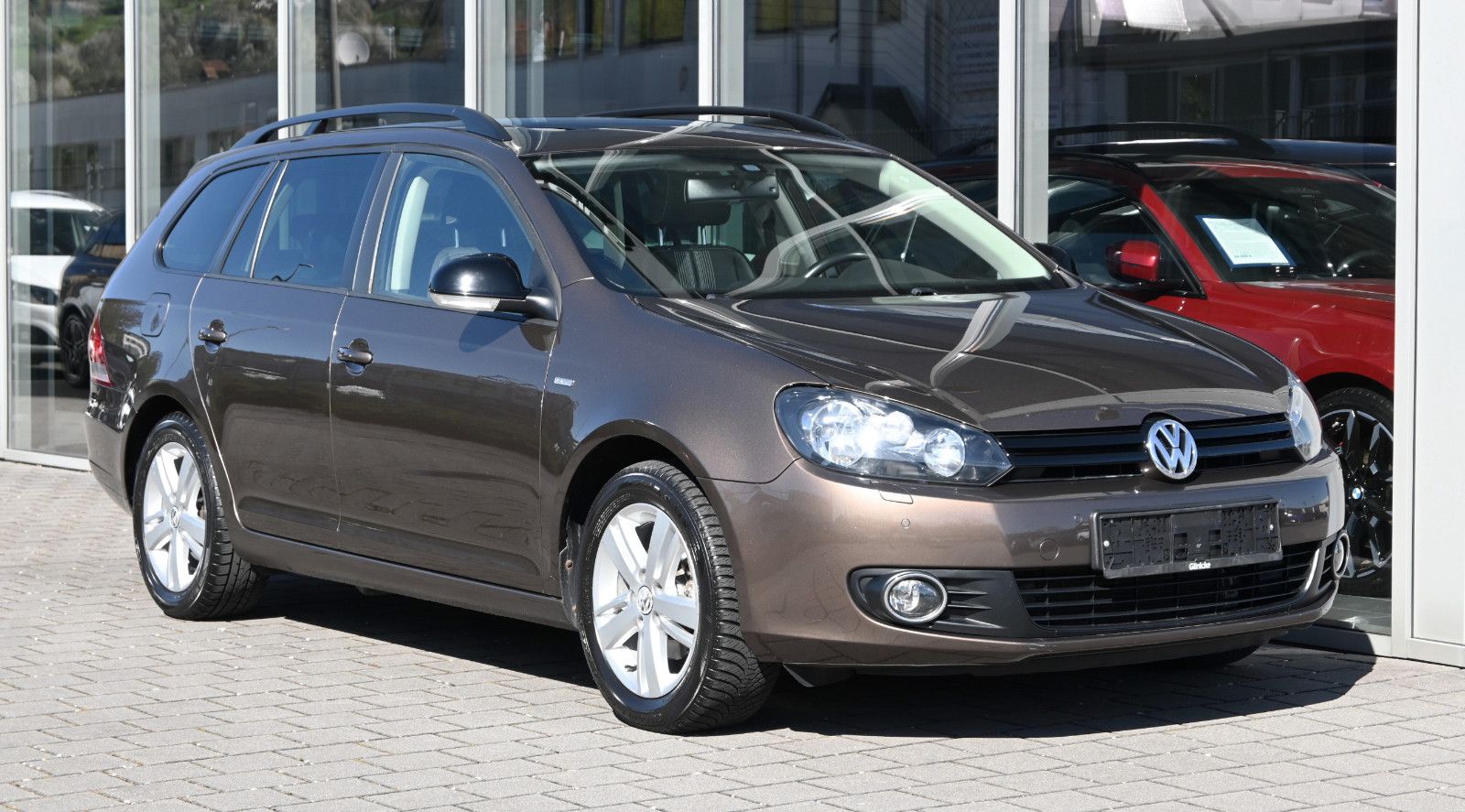Fahrzeugabbildung Volkswagen Golf 1.6 TDI Variant MATCH °AHK°PANO°STANDHEIZ.°