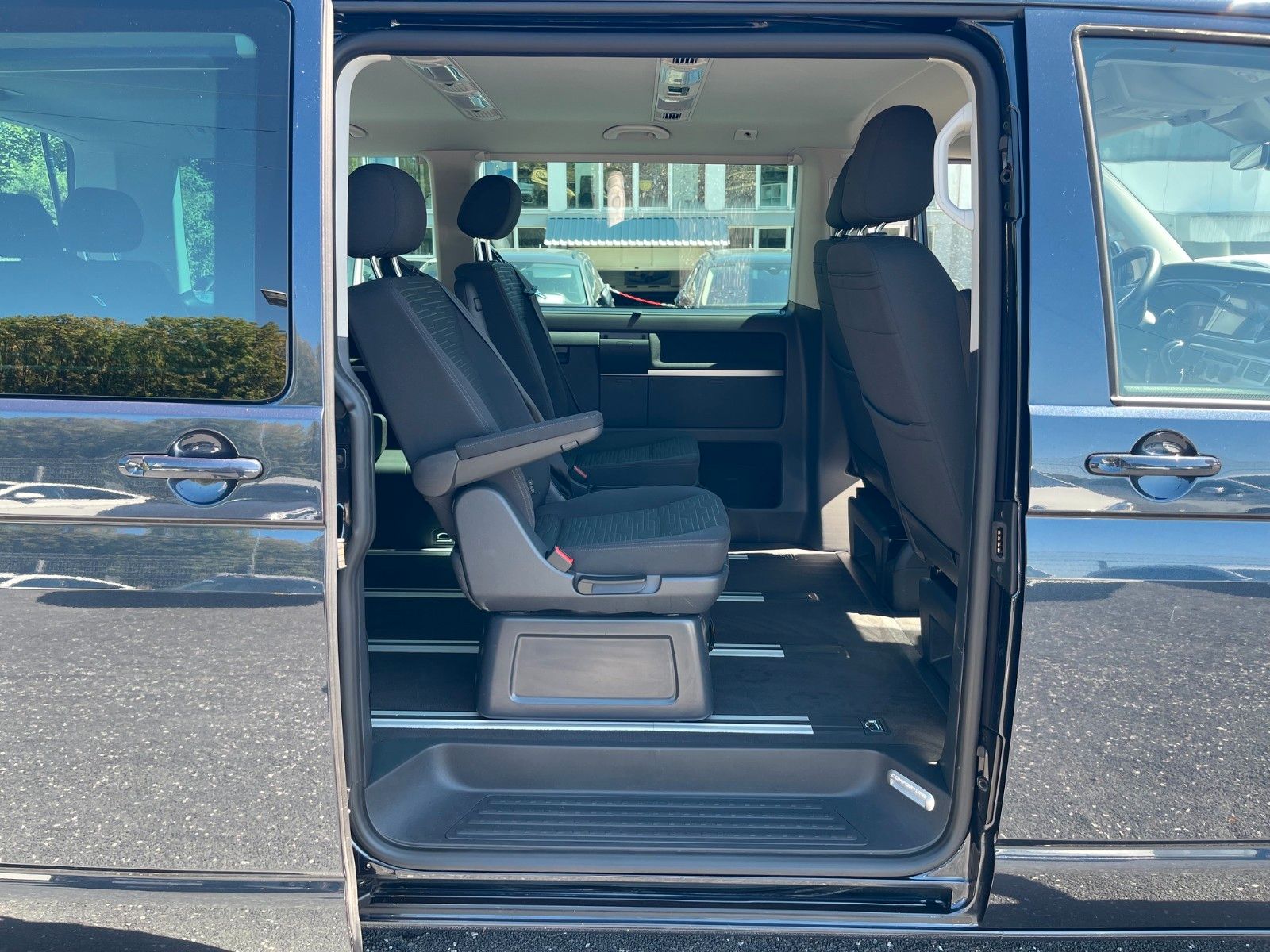 Volkswagen T6.1 Multivan Comfortl. AHK Navi pro foto 12