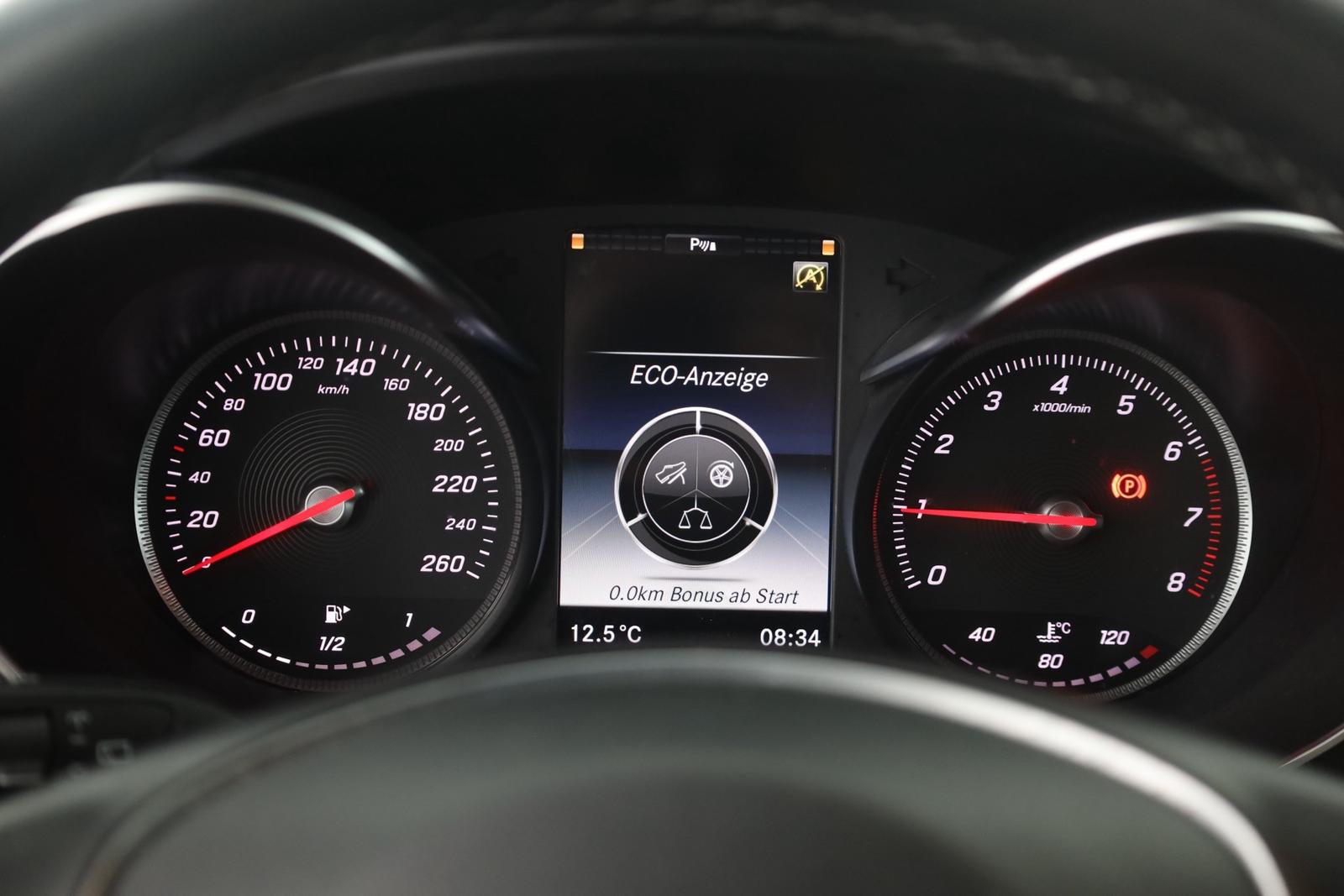 Mercedes-Benz C180 T Avantgarde LED Navi Sitzheizung Tempomat
