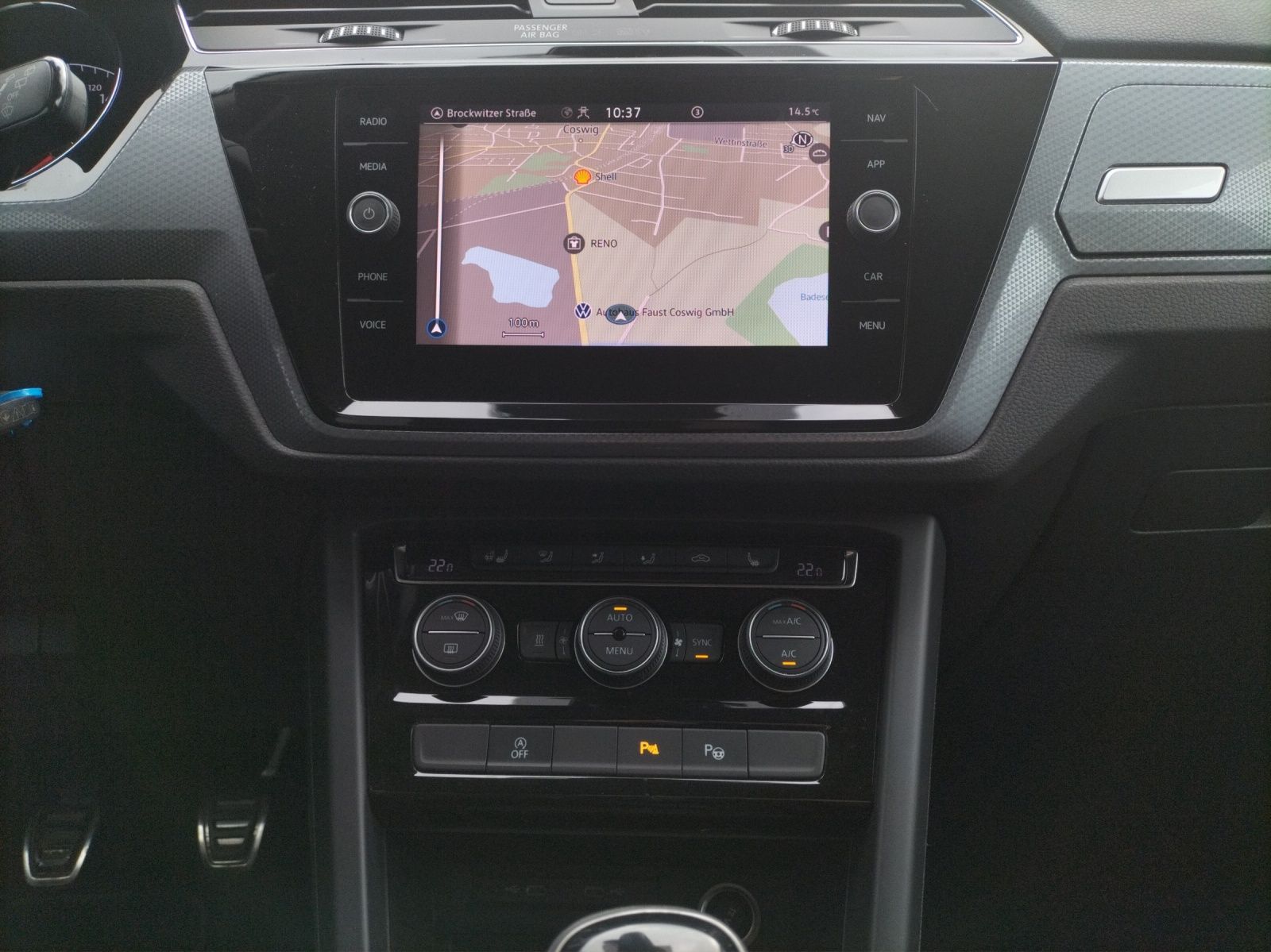 Fahrzeugabbildung Volkswagen Touran TSI Active STH LED Navi ACC Park-Assist S