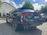 Audi SQ8 TFSI quattro AHK STANDHZG ACC INSPEKTION NEU - gebrauchte Audi SQ8 aus dem Jahr 2021