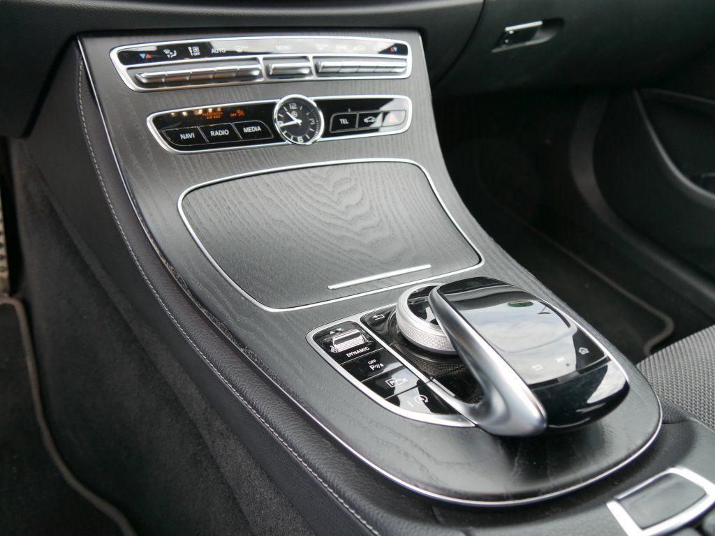 Mercedes-Benz E 300 d Sport Style Automatik  Navi LED AHK CAM 