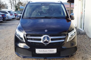 Mercedes V 220 - 10