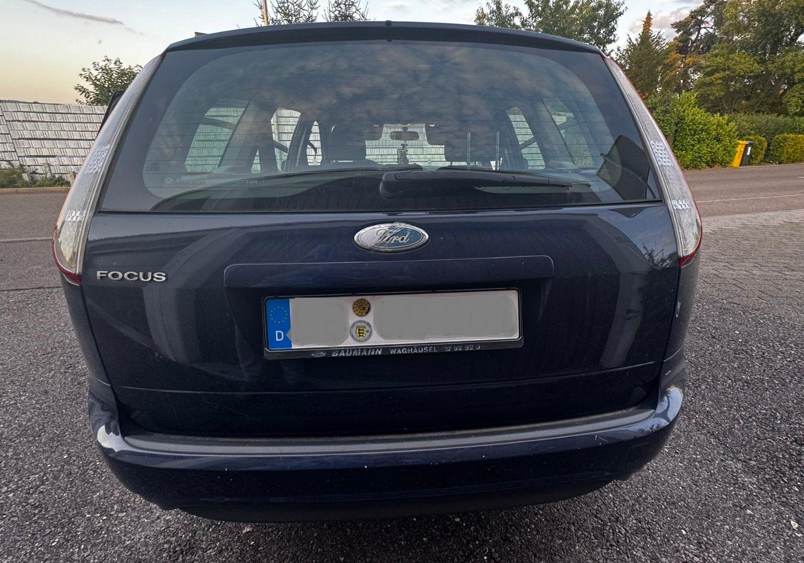 Ford Focus 2010 — photo 7