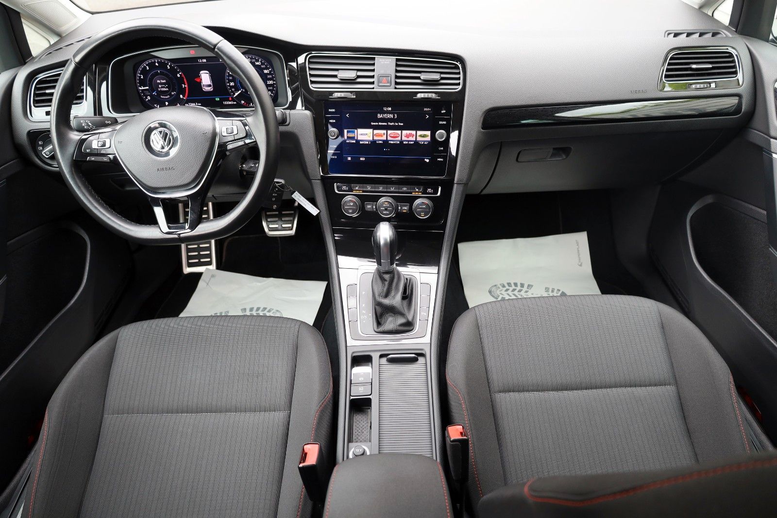 Fahrzeugabbildung Volkswagen Golf VII Variant Sound R Line ACC,LED,SH,Kamera