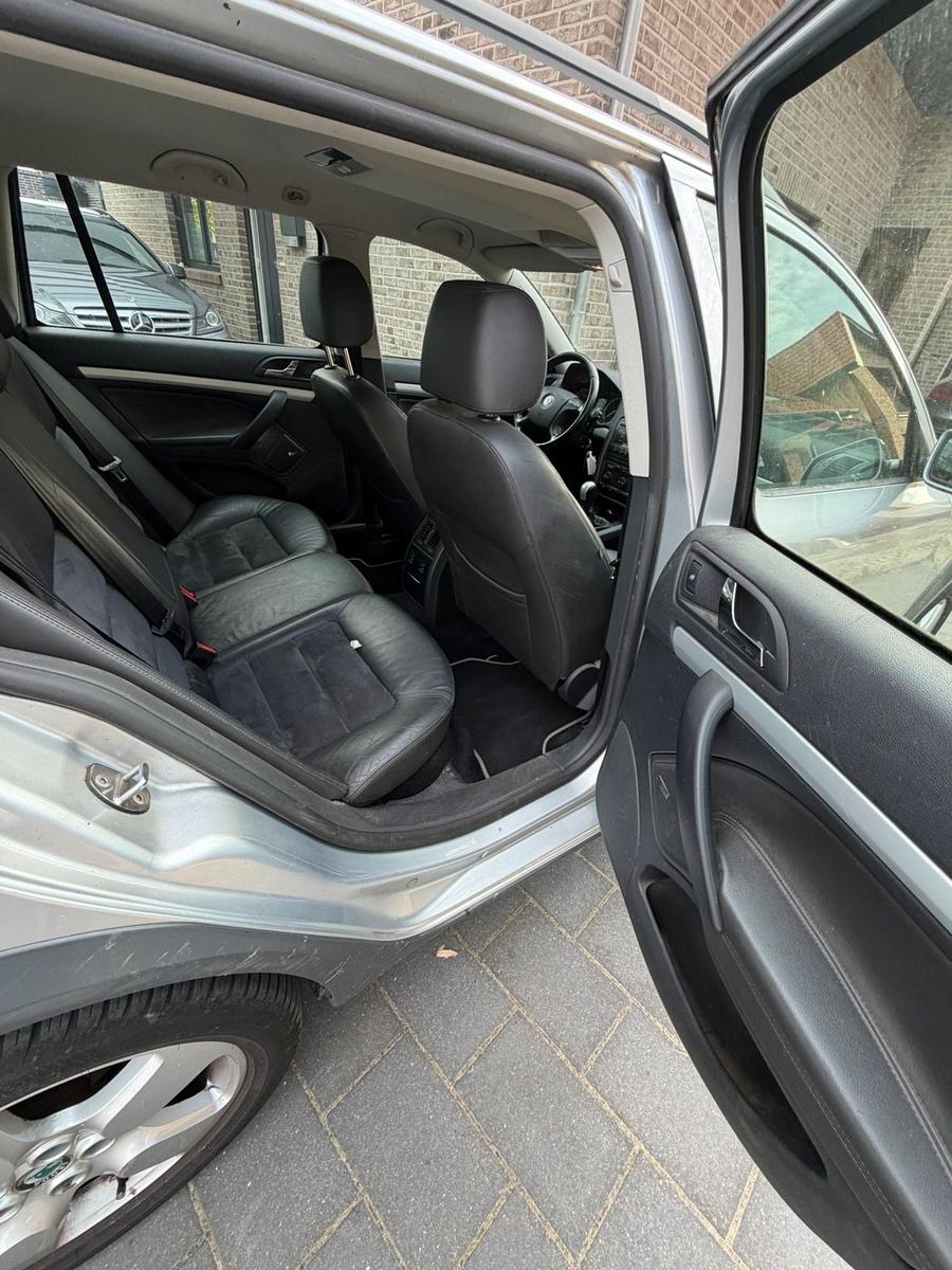 Skoda Octavia 2008 — interior