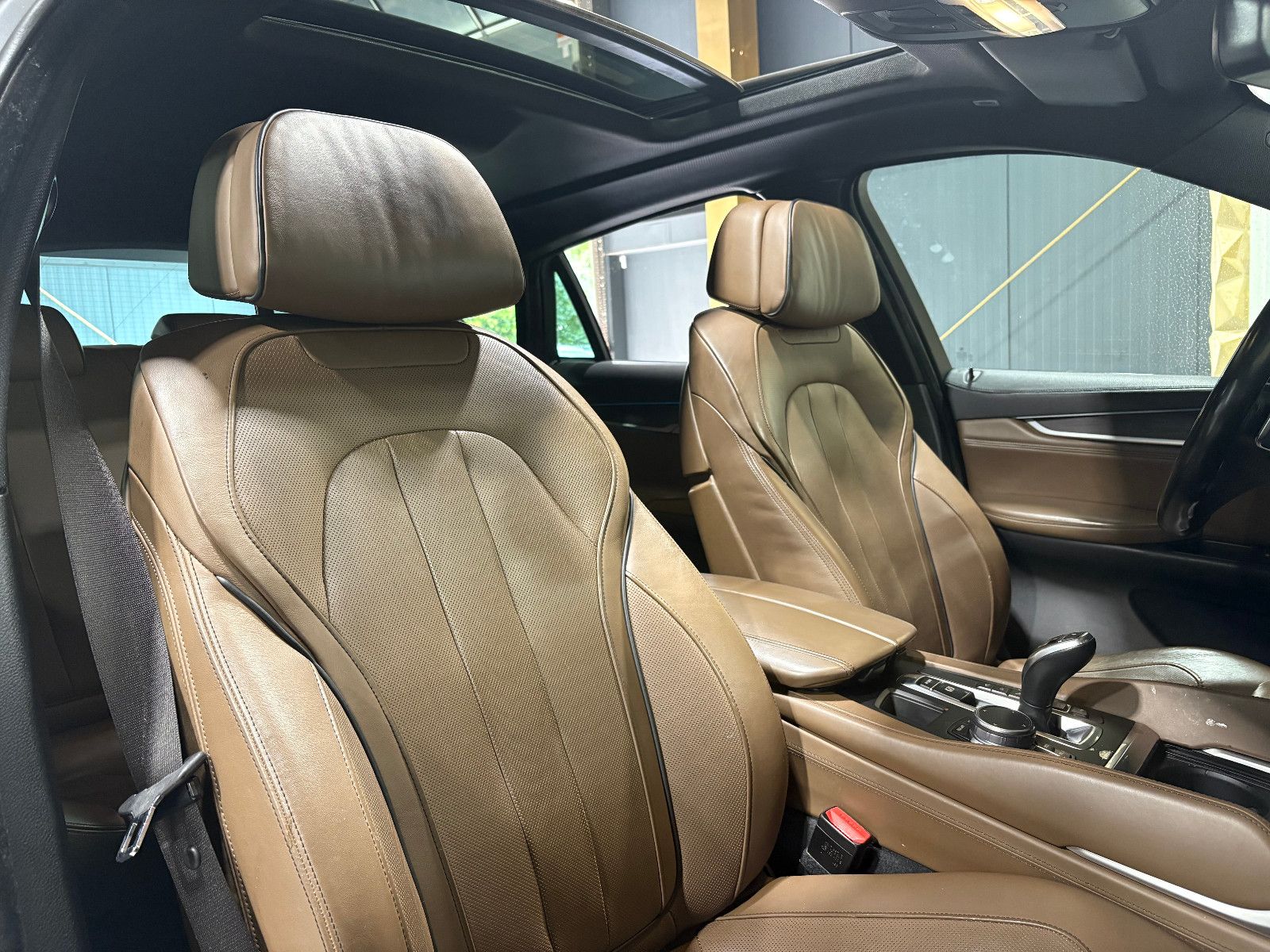 Fahrzeugabbildung BMW X6 xDrive 30 d/360°/PANO/HEAD-UP/NAVI/MEMORY/SHZ