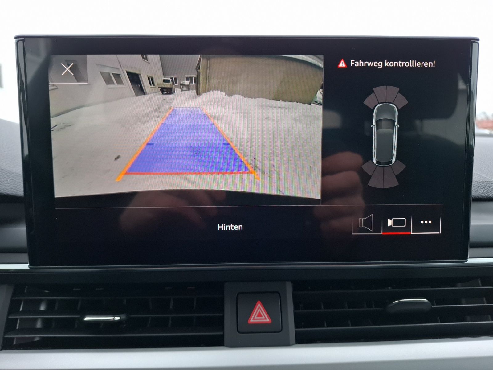 Fahrzeugabbildung Audi A4 Avant 40 TDI advanced quattro S-tronic LED AH