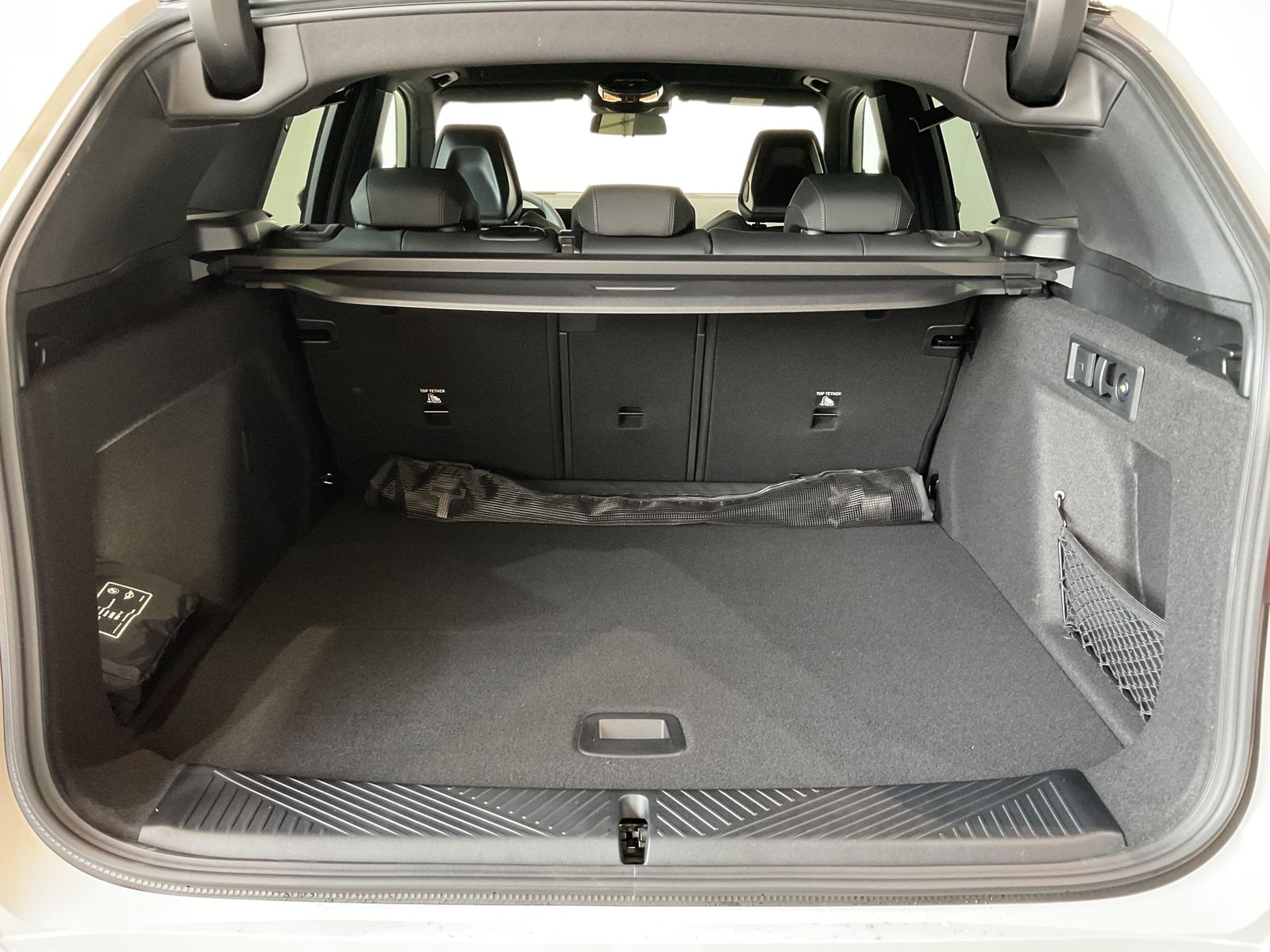 Fahrzeugabbildung BMW X3 20 xDrive 19" LMR, AHK, Standheizung DAB