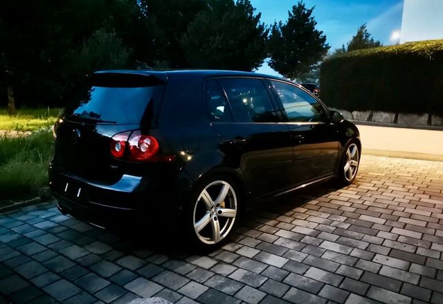 Volkswagen VW Golf 5 GTI Pirelli Edition