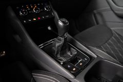 SKODA Karoq Sportline*LED*DAB*Kamera*Unfallfrei