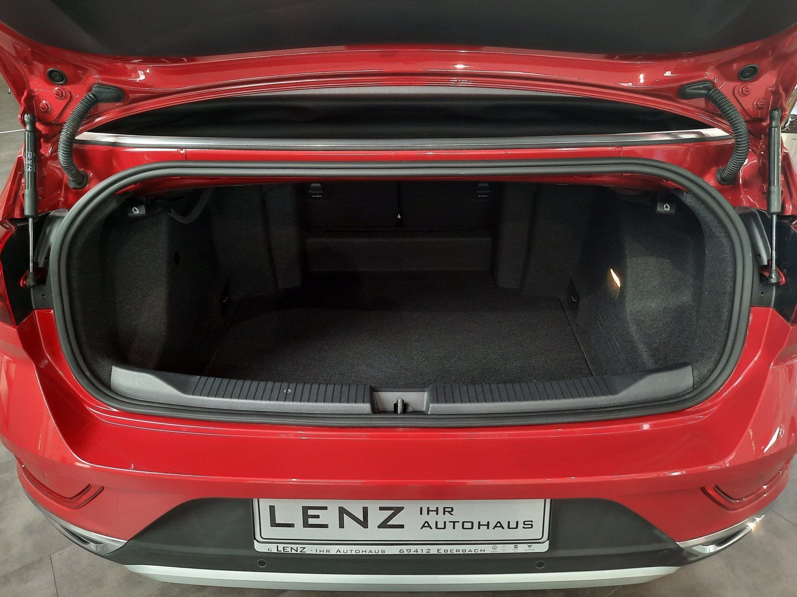 Fahrzeugabbildung Volkswagen T-Roc Cabriolet Move TSI *AHK*Navi*LED*PDC*Sitzh