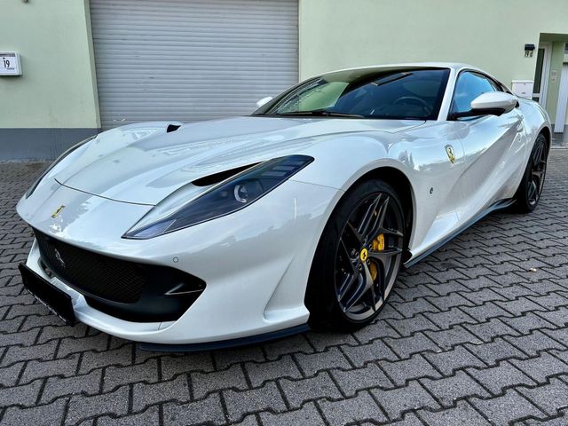 Ferrari 812 Superfast *LIFT* 360° JBL CARBON PASSENGER