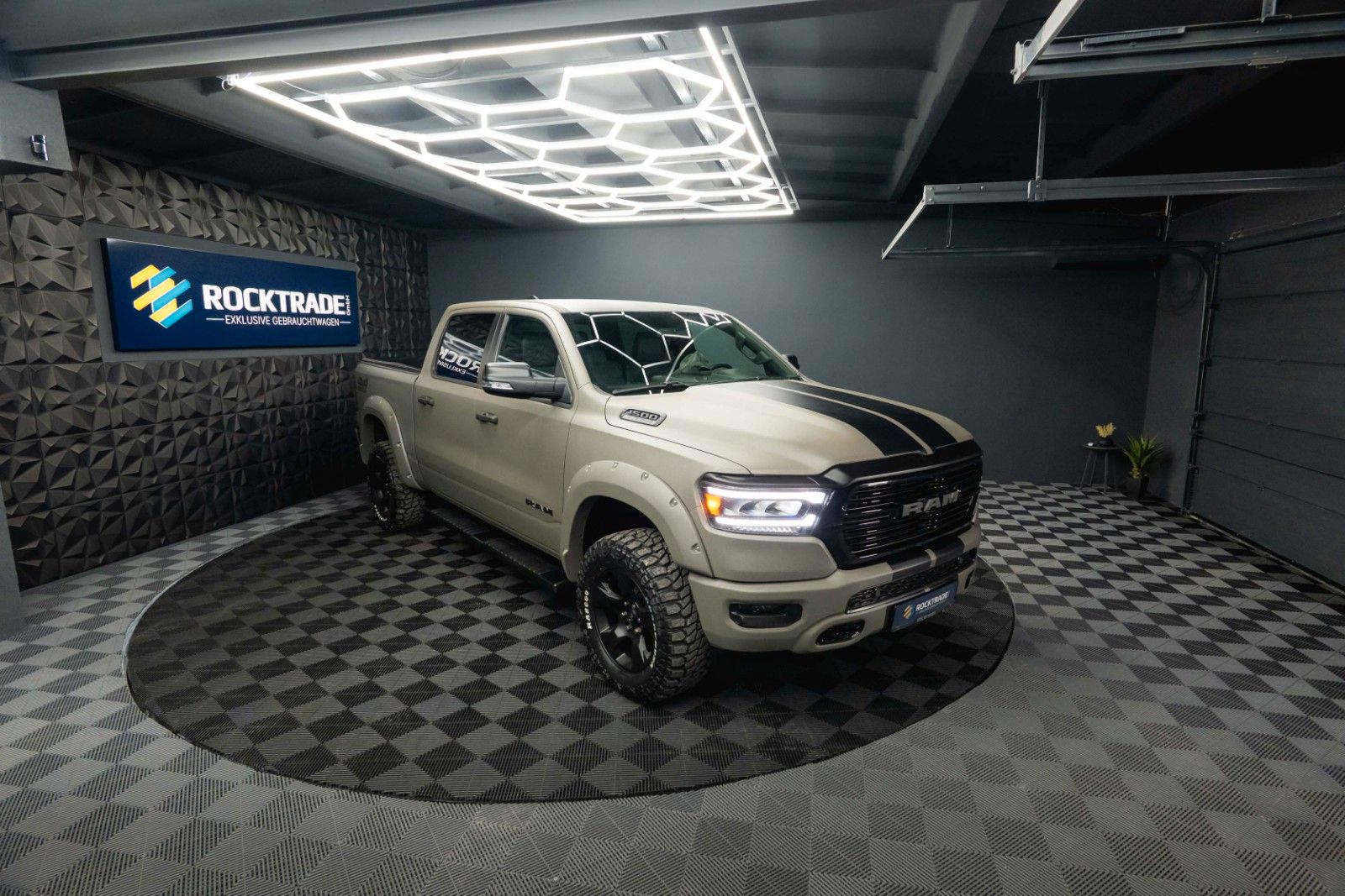 Fahrzeugabbildung Dodge RAM 5.7 V8 HEMI 4x4 OFFROAD RAPTOR Style 19% VAT