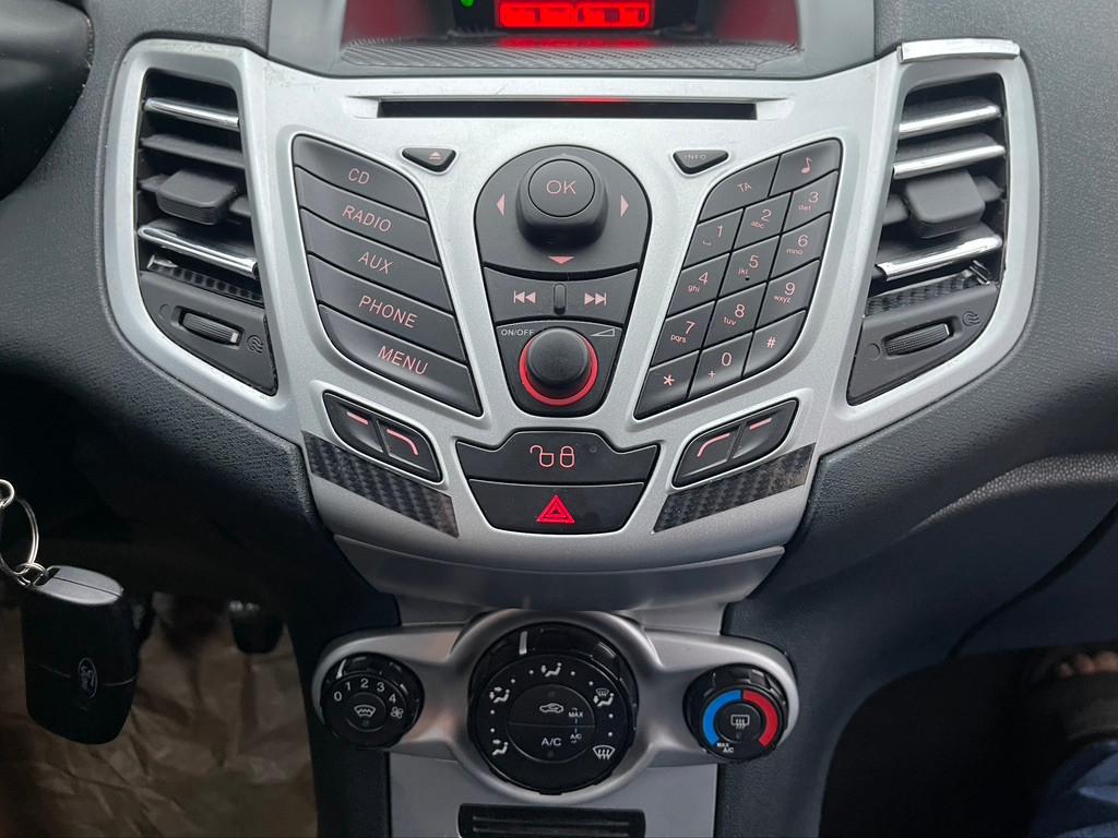 Ford Fiesta Champions Edition* Klima*Bloutooth* 5-tür
